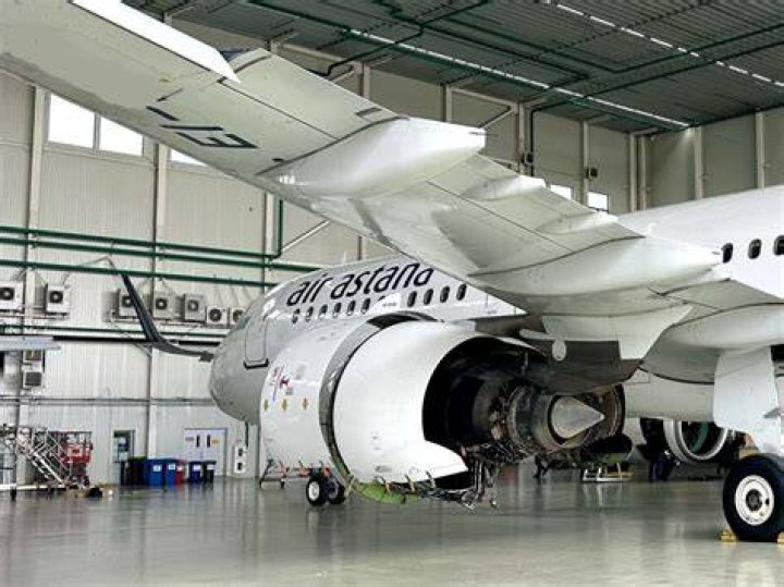 Explosive Air Astana Engine Failure Caught On Video