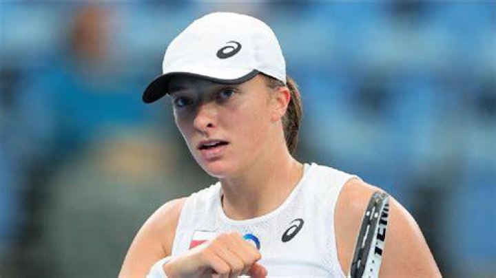 Iga Swiatek drops just three games as the Pole powers into Madrid Open