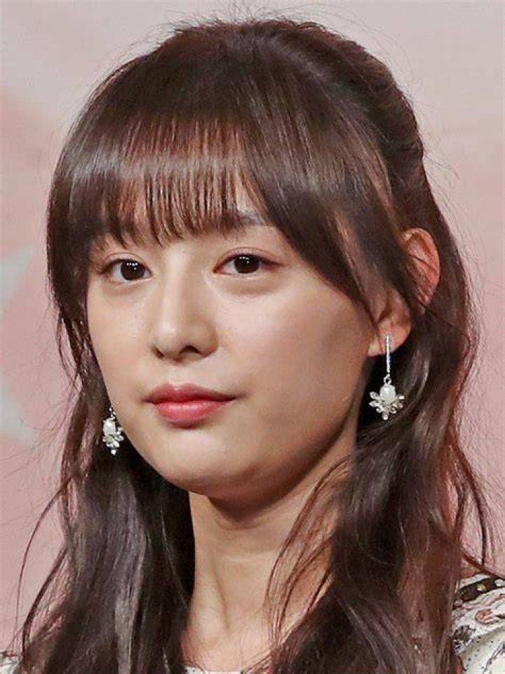 Kim Ji Won's Family Background: A Look Into Her Personal Life
