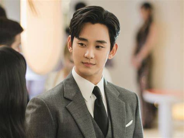 Kim Soo Hyun a termin&eacute; son service militaire ⋆ KS&eacute;lection