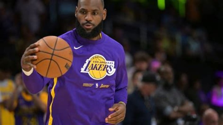 LeBron James' mother, Gloria, accepts plea deal that includes dropping