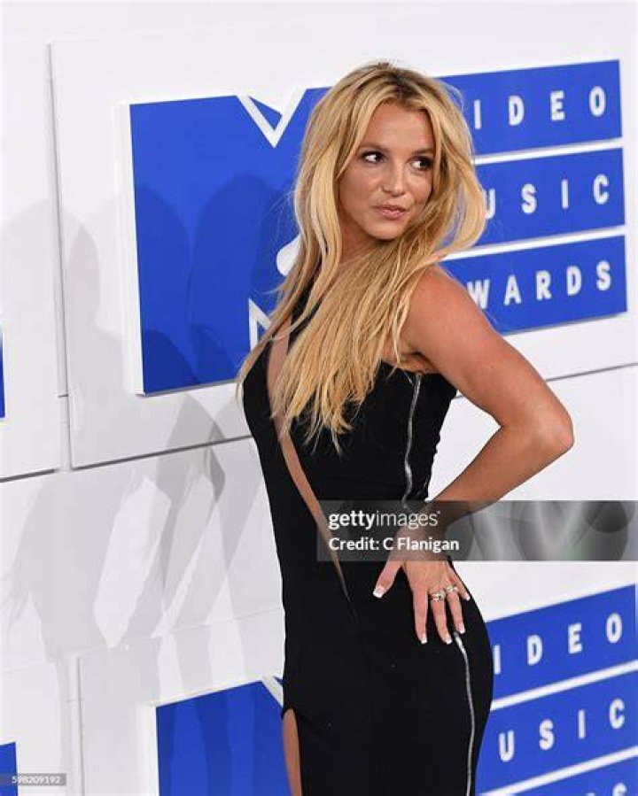 MTV VMAs 2016 Fashion—Live From the Red Carpet Fashion, Nice dresses