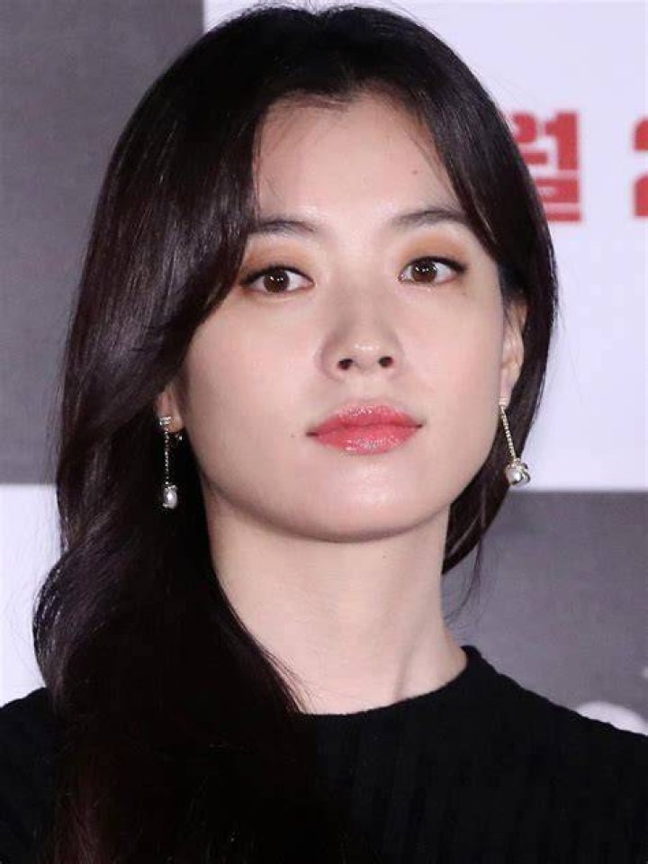 The Alluring Han Hyo Joo