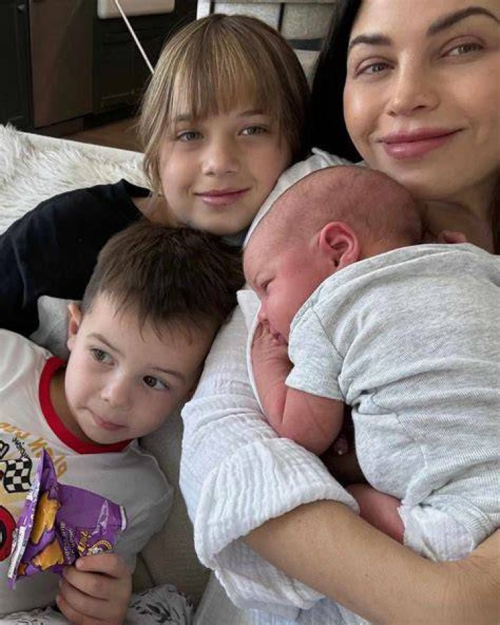 Uncovering Jenna Dewan's Family Roots: Exploring Her Parents' Legacy